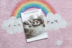 Mosható szőnyeg JUNIOR 52063.802 Szivárvány, felhőcskés gyerekeknek, csúszásmentes - rózsaszín