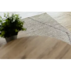 Krémszínű etno mintás szőnyeg, tökéletes modern belső terekhez