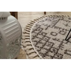 Elegáns krém és barna szőnyeg, tökéletes a nappaliba