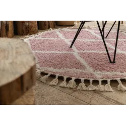Modern rózsaszín és fehér szőnyeg, tökéletes elegáns terekhez