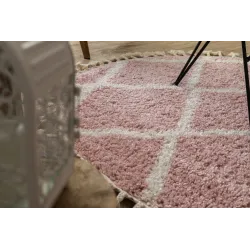 Puha rózsaszín shaggy szőnyeg, tökéletes hálószobákhoz vagy nappalikhoz