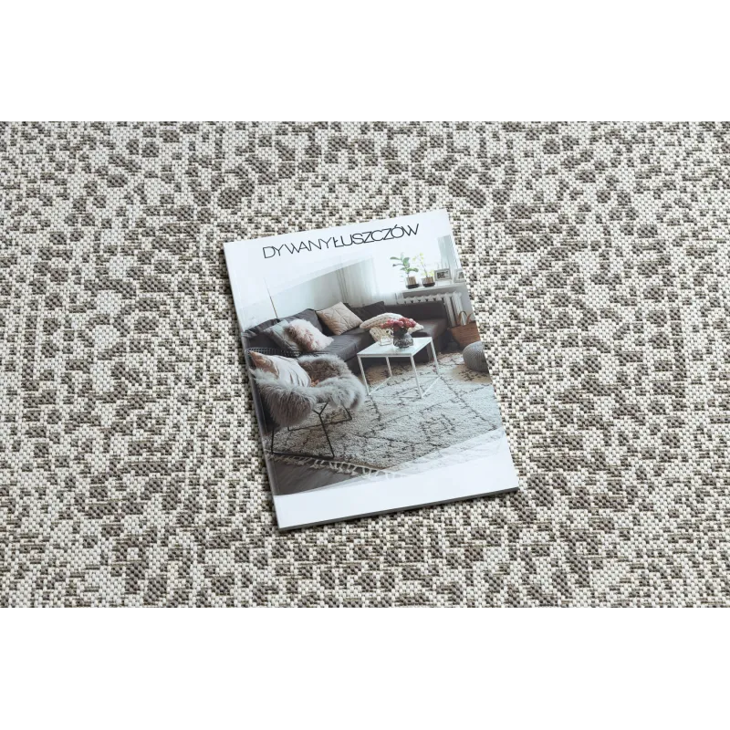Elegáns pöttyös szőnyeg, tökéletes nappaliba vagy hálószobába