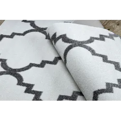 SKETCH F343 szőnyeg modern stílusban, ideális a kertbe