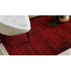 Elegáns bordó szőnyeg rojttal, tökéletes otthoni dekorációhoz