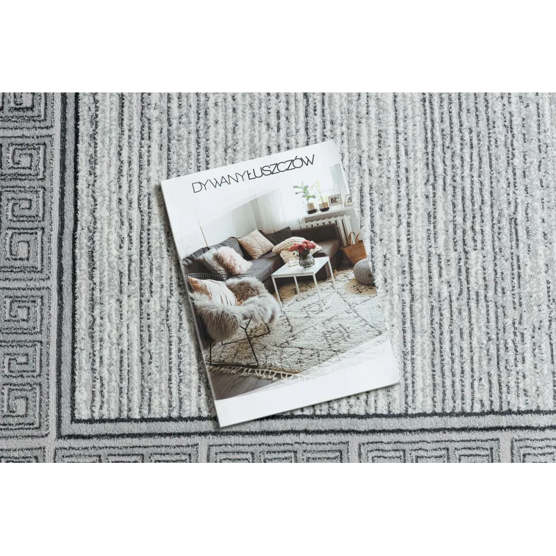 Elegáns világosszürke szőnyeg, tökéletes a modern otthonokhoz
