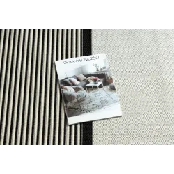 Elegáns sisal szőnyeg krém és fekete színben, tökéletes modern belső terekhez