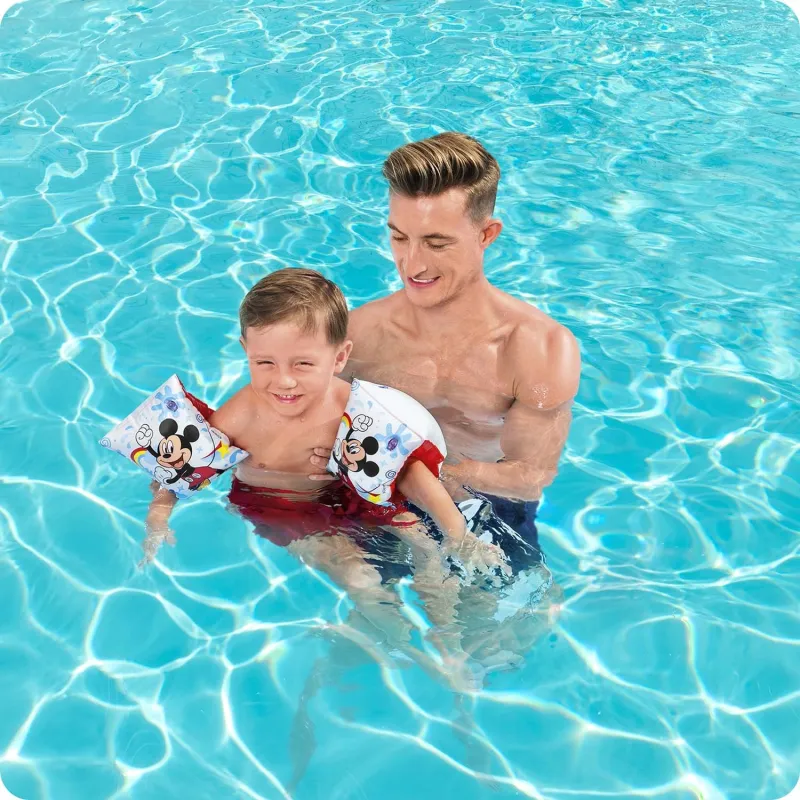 Mickey karúszók, ideális szórakozáshoz a medencében és a strandon