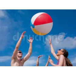 61 cm-es felfújható strandlabda, tökéletes strandoláshoz vagy kertben való játékhoz